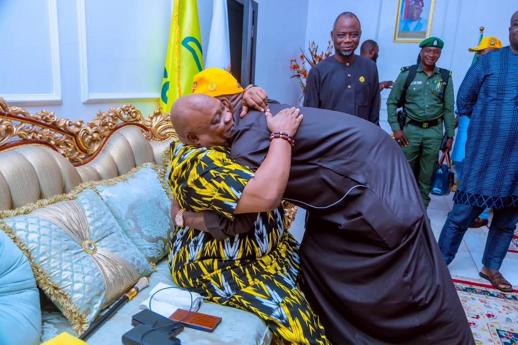 VIDEO: “Come Give Me a Hug,” Emotional Adeleke Tells Davido After Poll Victory